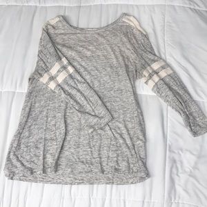 Quarter sleeve baseball tee